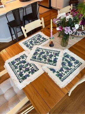 B&D Grapes Bunch Ivy Border Rectangle Cotton Placemats Set of 4